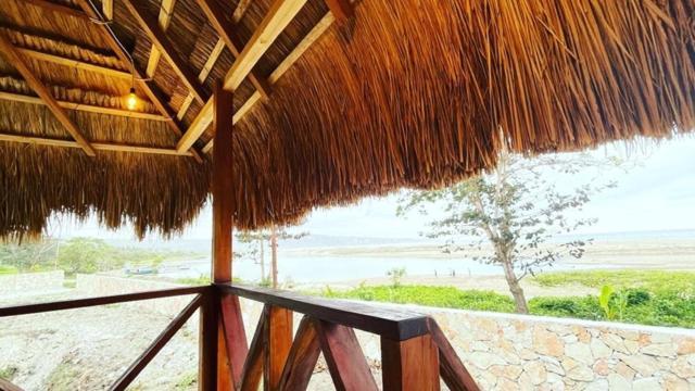 Three Queen Villa And Homestay Waikabubak Exterior photo